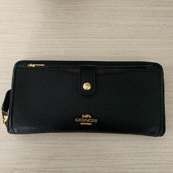 Coach Handbags - Coach wallet